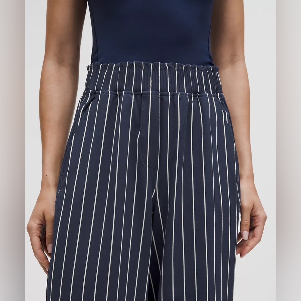 LULULEMON Stretch Woven Ruffle Waist Wide Leg Pant~Upright Stripe Ivory Blue~NWT - Picture 4 of 6